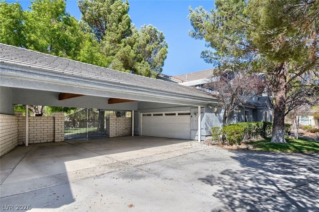 8415 Del Vista Court photo 4