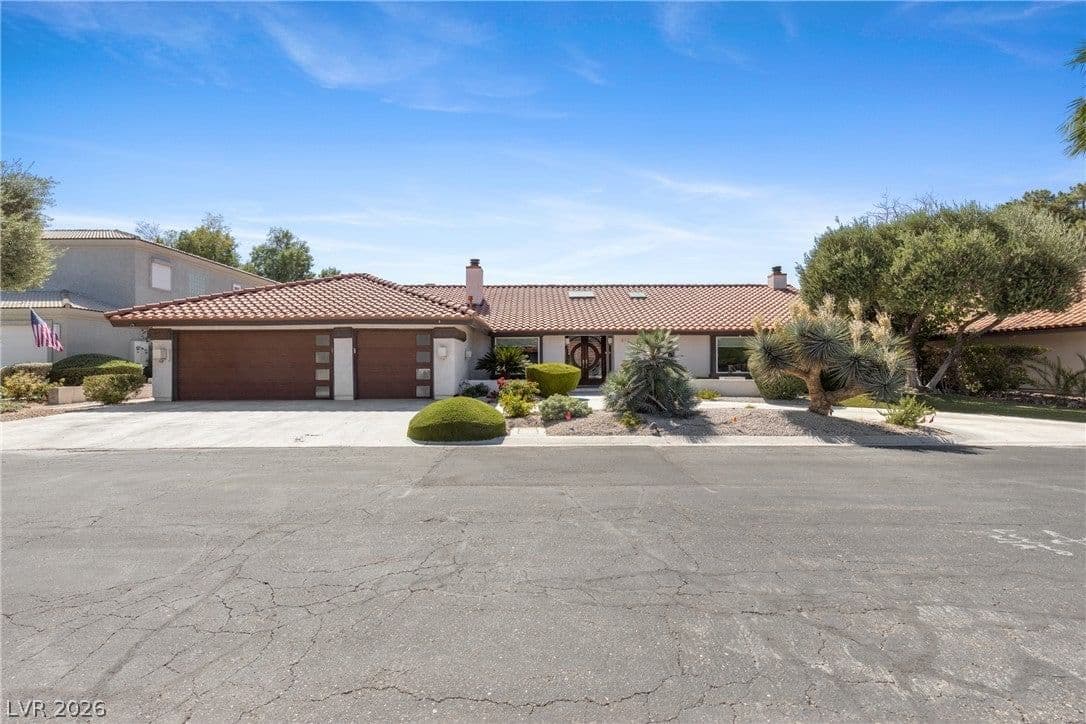 812 Trotter Circle photo 3